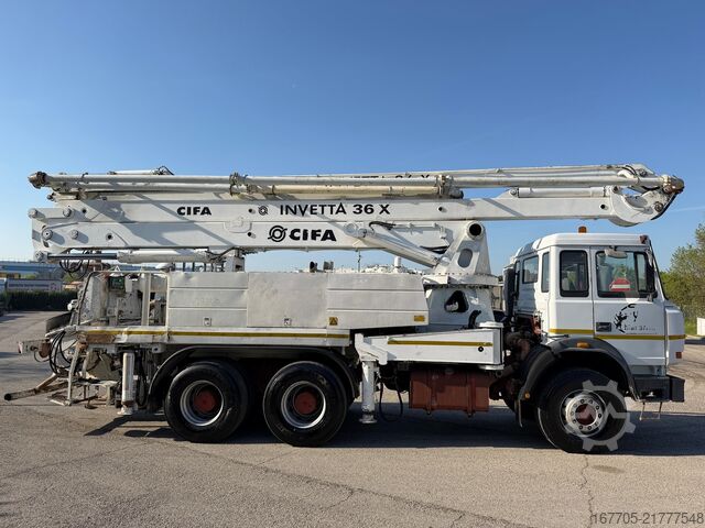 Concrete pump truck Iveco Magirus 330