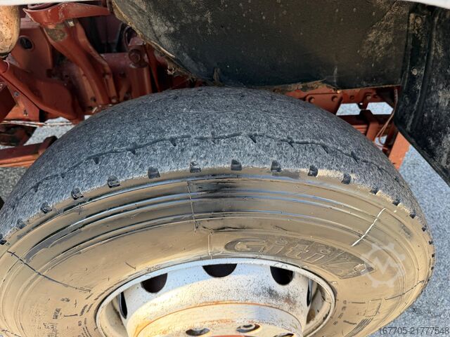 Concrete pump truck Iveco Magirus 330