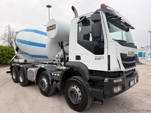 Concrete mixer truck Iveco TRAKKER 500