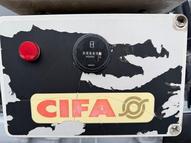 Concrete mixer truck Iveco TRAKKER 500