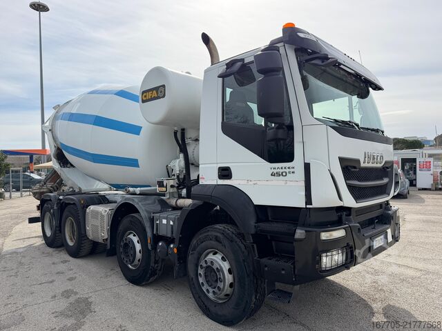 Concrete mixer truck Iveco TRAKKER 450