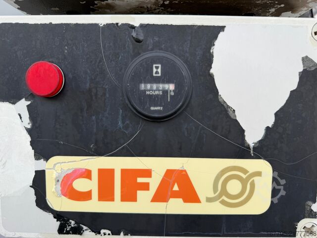 Concrete mixer truck Iveco TRAKKER 450