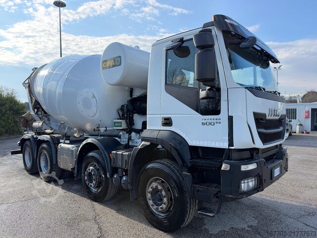 Concrete mixer truck Iveco TRAKKER 500