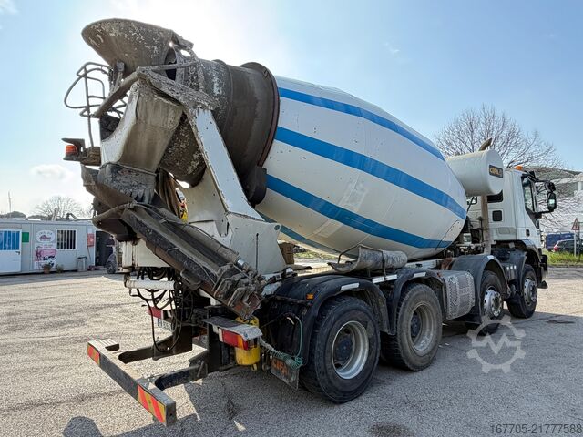 Concrete mixer truck Iveco TRAKKER 500
