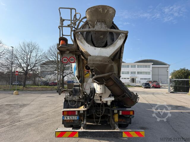 Concrete mixer truck Iveco TRAKKER 500