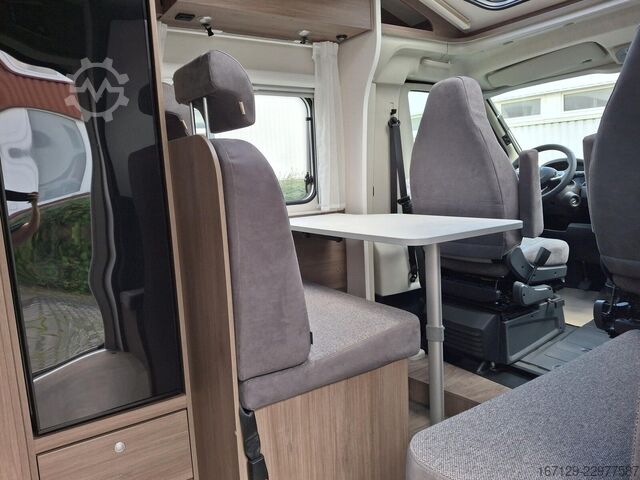 Teilintegriertes Wohnmobil CARADO V 347 Safety ACC, Automatik, Multimedia