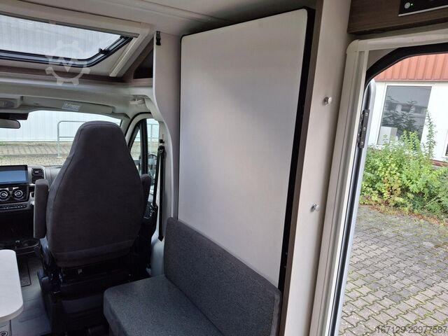 Teilintegriertes Wohnmobil CARADO V 347 Safety ACC, Automatik, Multimedia