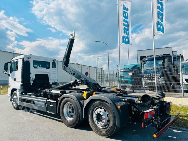 Roll-off tipper truck MAN 26.470 Abroller 6x2-4/Meiller RS 21.65/Lenkachse