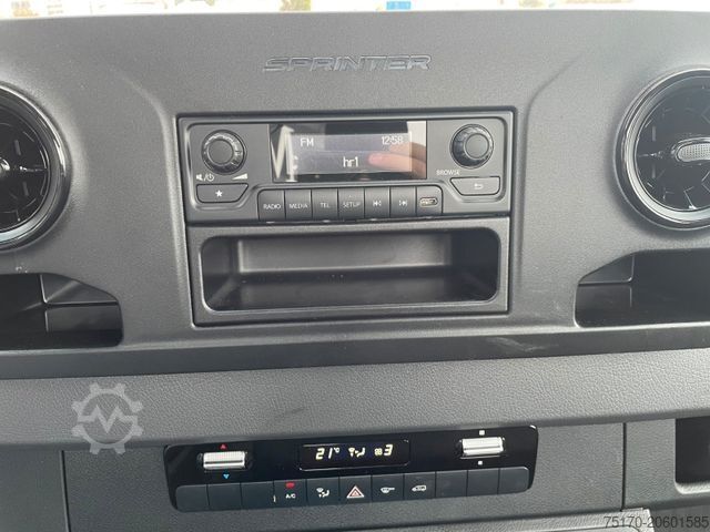 Curtain sider van MERCEDES-BENZ Sprinter 317 CDI 9G 3665 Klima