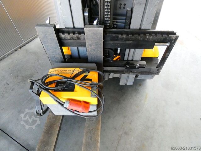 Electric 3-wheel forklift Jungheinrich EFG 218 K