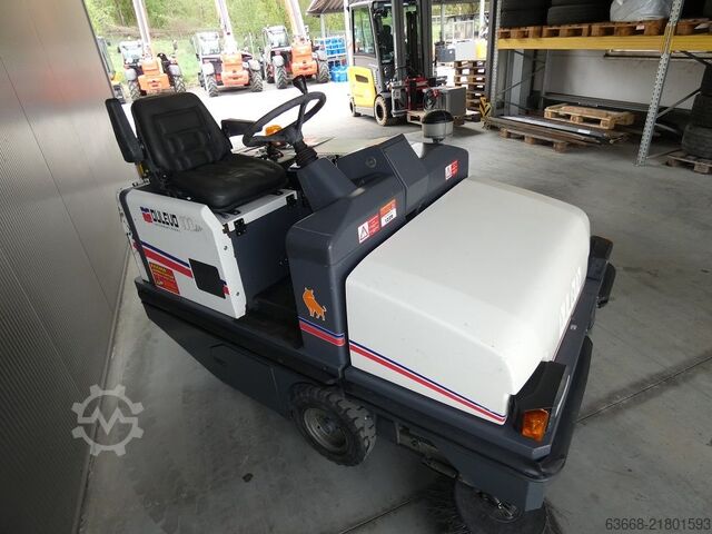 Sweepers and vacuum cleaning machine Dulevo 100 BS