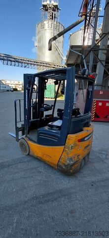 Electric forklift Jungheinrich EFG 213