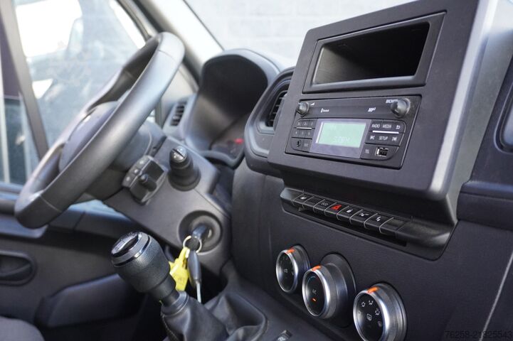 Delivery van Renault Master 2.3 dCi 135PK L2H2 - EURO 6 - Airco - Im...