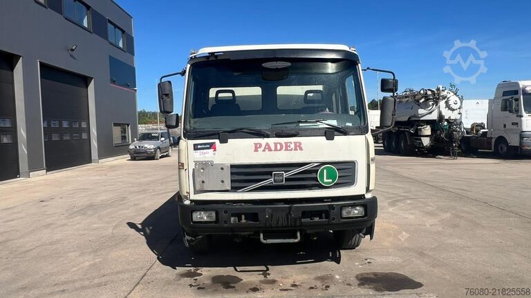 Tanker Volvo FL 220 (11000 L / MANUAL GEARBOX / 10 BOLTS / 1...