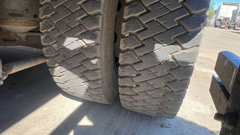 Tanker Volvo FL 220 (11000 L / MANUAL GEARBOX / 10 BOLTS / 1...