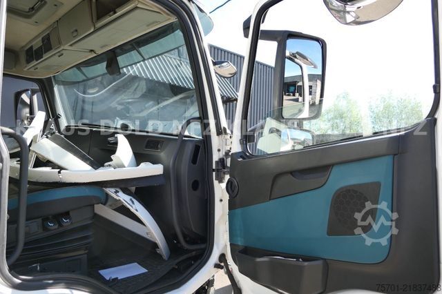 Refrigerated truck VOLVO FM 460 Kühlkoffer Unfall Getriebeschaden