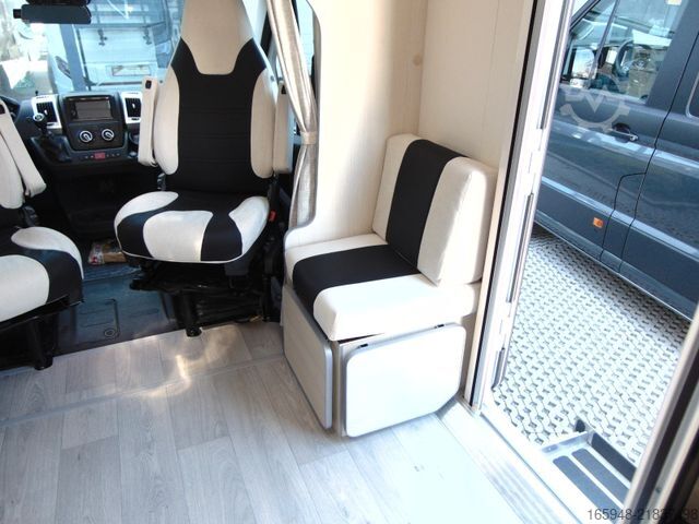 Semi-integrated camper ACROSS Aero 689 CDH | *Rollstuhlgerecht*mit t