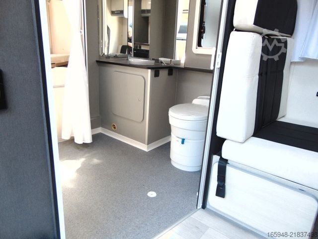 Semi-integrated camper ACROSS Aero 689 CDH | *Rollstuhlgerecht*mit t