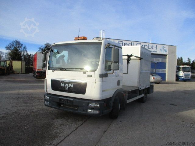 Vacuum tank truck MAN TGL 8.180 Fäkalienwagen, WC, TOI TOI