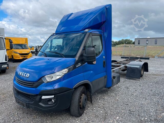 Transporter Fahrgestell IVECO 72C18 HiMatic,Fahrgestell,1.Hand