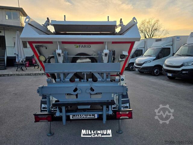 Garbage collection van Iveco DAILY COMPATTATORE FARID METANO