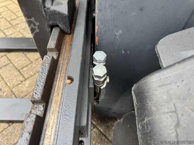 Linde H35D-02 Triplex 535 Freelift / Sideshift / 4th Function VW Diesel 2016 LINDE H35D-02 Triplo 535 Freelift / Sideshift / 4e Functie VW Diesel 2016