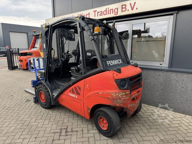 Linde H30T-01 Triplex 460 Freelift / Sideshift / Fork positioner / Fork extension LPG 2011 LINDE H30T-01 Triplo 460 Freelift / Sideshift / Vorkversteller / Vorkverlenging LPG 2011