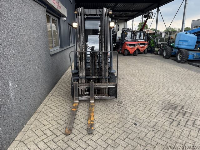 Toyota 02-8FGF25 Triplex 470 Freelift / Sideshift / LPG 2010 TOYOTA 02-8FGF25 Triplo 470 Freelift / Sideshift / LPG 2010
