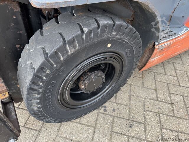 Toyota 02-8FGF25 Triplex 470 Freelift / Sideshift / LPG 2010 TOYOTA 02-8FGF25 Triplo 470 Freelift / Sideshift / LPG 2010