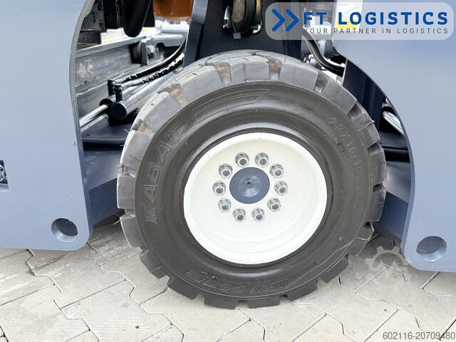 Four-way forklift Combilift C3000 GAS DUPLEX 4100 WIDE POSITIONER