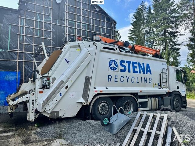 Garbage truck Scania P410 Compactor truck w/ Crane.