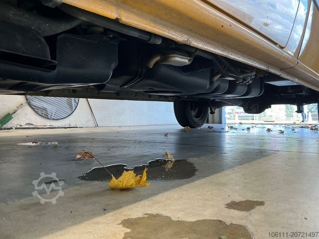 Kleinbus VOLKSWAGEN Crafter Kombi 35 mittel L2H1 Fensterbus Ahk.3,5t