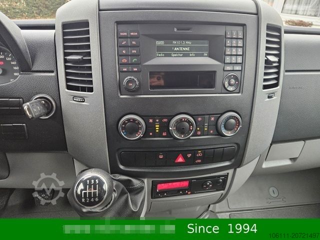 Kleinbus VOLKSWAGEN Crafter Kombi 35 mittel L2H1 Fensterbus Ahk.3,5t