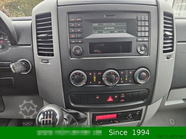 Kleinbus VOLKSWAGEN Crafter Kombi 35 mittel L2H1 Fensterbus Ahk.3,5t