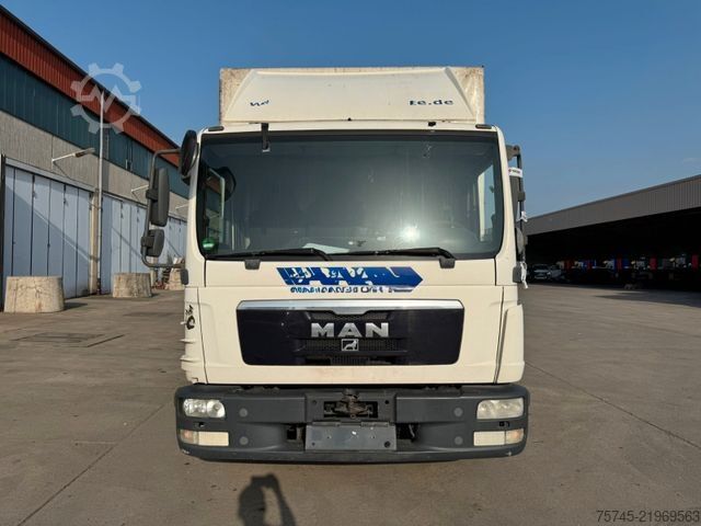 Flatbed truck with tarp MAN TGL 12.180 * MOTORSCHADEN * EURO 5 * LBW * 7 M L