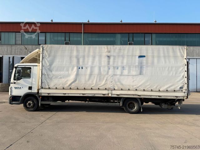 Flatbed truck with tarp MAN TGL 12.180 * MOTORSCHADEN * EURO 5 * LBW * 7 M L