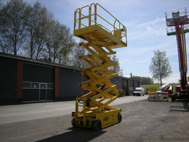 Work platform GENIE GS 4047 Scherenarbeitsbühne Genie 14 m