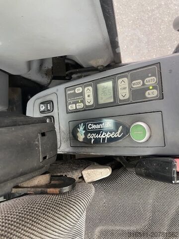 Mobilbagger Komatsu PW130-7K