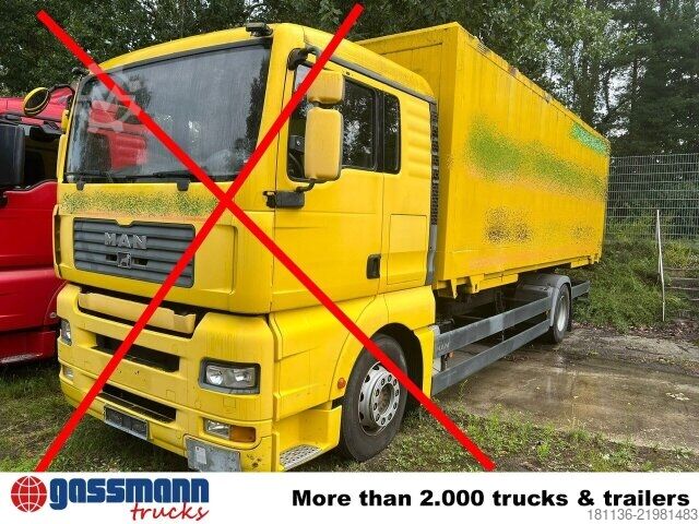 Swap body truck  Wechselbrücke Koffer mit Flügeltüren