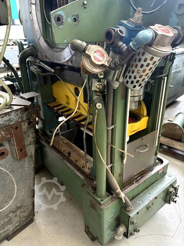 Automatic punching machine Bruderer BSTA 40