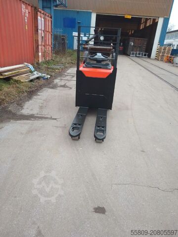 Electric Pallet Truck Toyota LPE220 // Elektro // 1005 Betriebsstunden