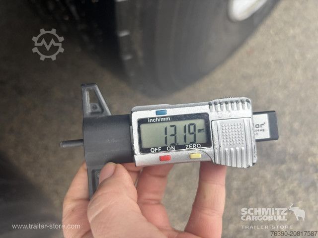 Auflieger mit Pritsche & Plane Schmitz Cargobull Semitrailer Curtainsider Standard