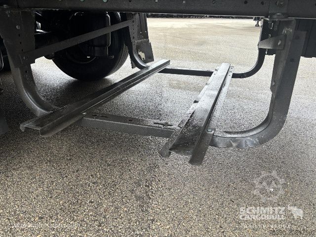 Auflieger mit Pritsche & Plane Schmitz Cargobull Semitrailer Curtainsider Standard