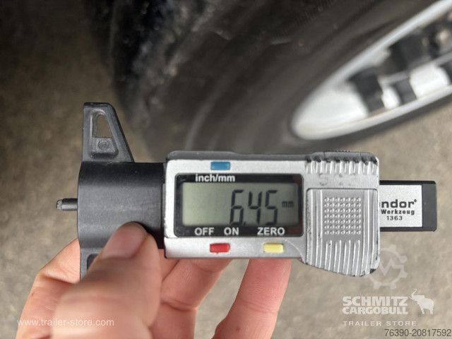 Auflieger mit Pritsche & Plane Schmitz Cargobull Semitrailer Curtainsider Standard