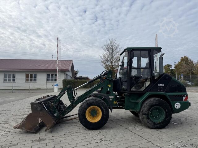 WHEEL LOADER Caterpillar 906