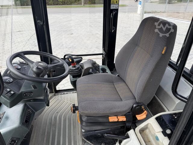 WHEEL LOADER Caterpillar 906
