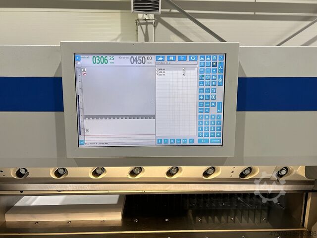 Paper cutting machine Wohlenberg 132 TS Paper Cutting Machine