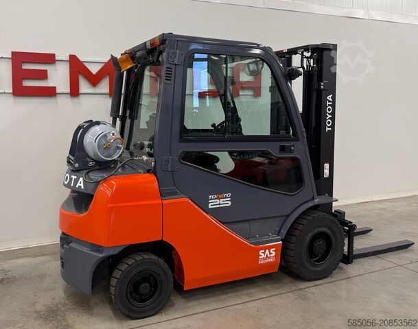 Gabelstapler Toyota 11084 - 02-8FGF25