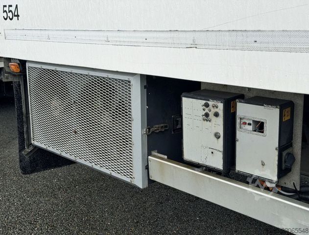 Refrigerated truck MAN TGX 26.440 EURO 6 FULL AIR ISOLATED BOXES DOUBLE