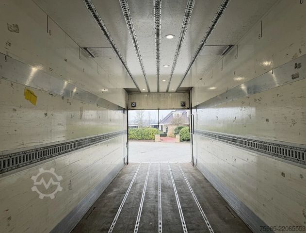 Refrigerated truck DAF CF 370 FAN 6X2 HEIWO BAK THERMO KING 3.000 KG KL